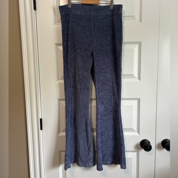 Aerie Groove-On Velour High Waisted Flare Pant - Picture 6 of 7